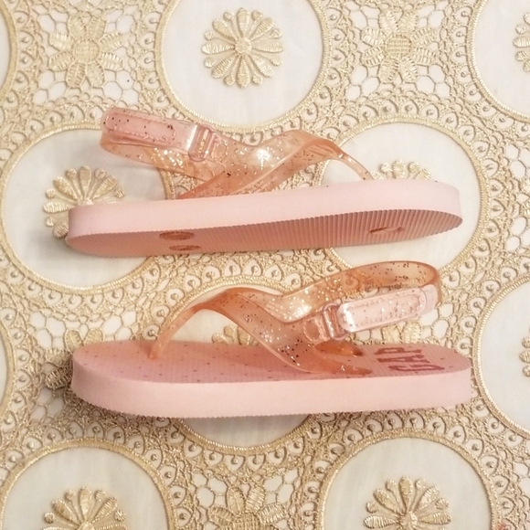 NWOT GAP Toddler Girl Pink Flip Flops - Picture 2 of 6
